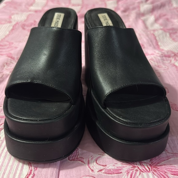 Steve Madden Cagey Black Platform Heels - Picture 4 of 6